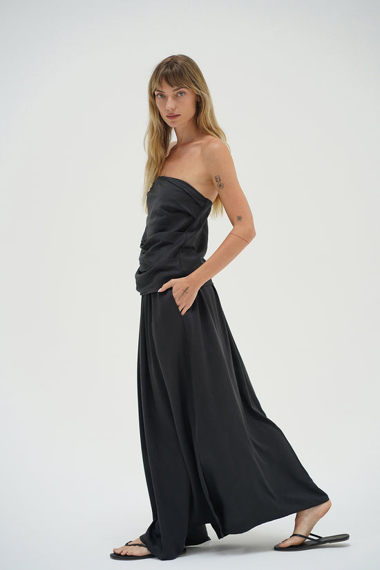 LNA Dania Maxi Skirt in pirate black 