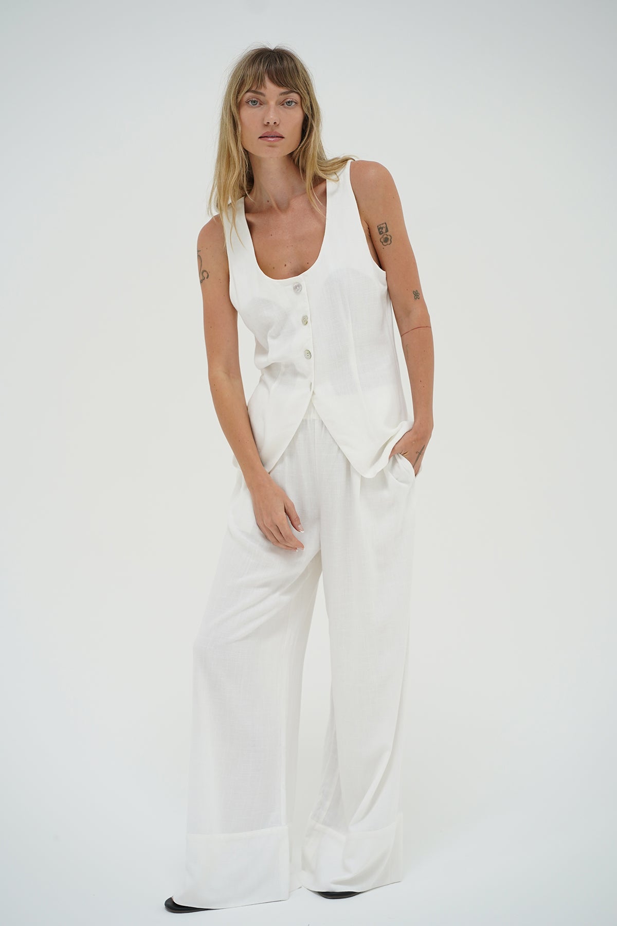LNA Kiana Linen pant in white