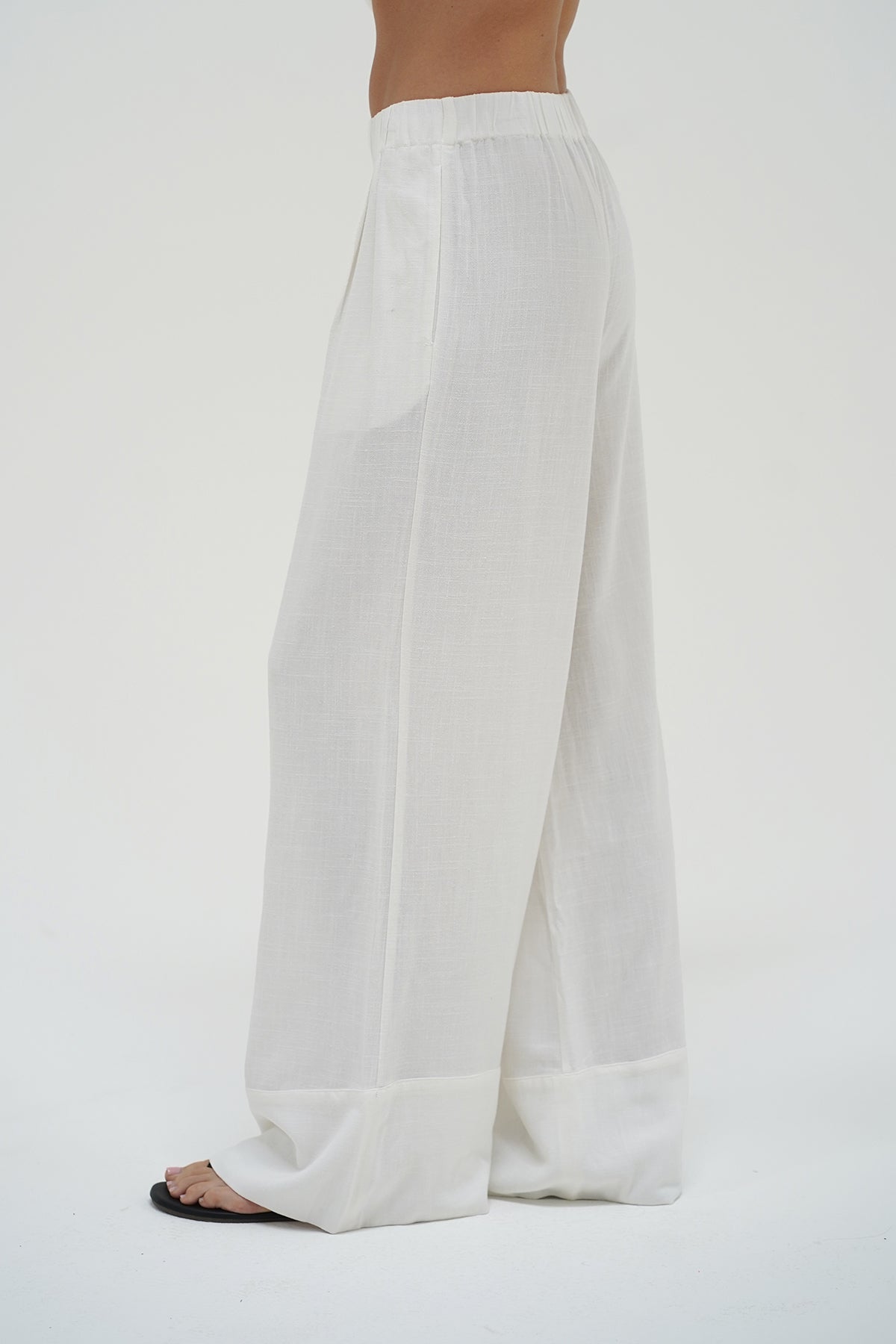 LNA Kiana Linen pant in white
