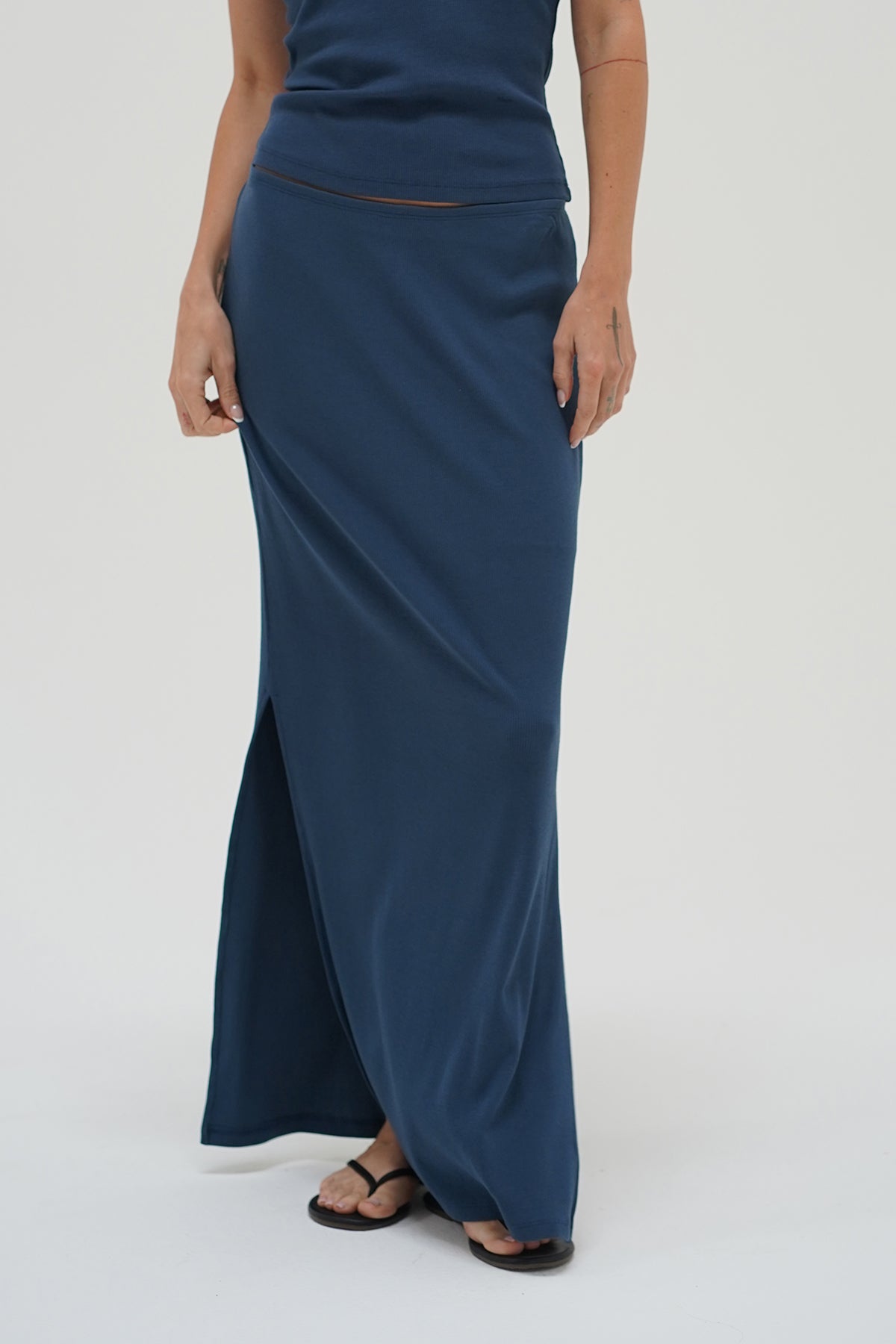 LNA Steph Ribbed Skirt in dark denim