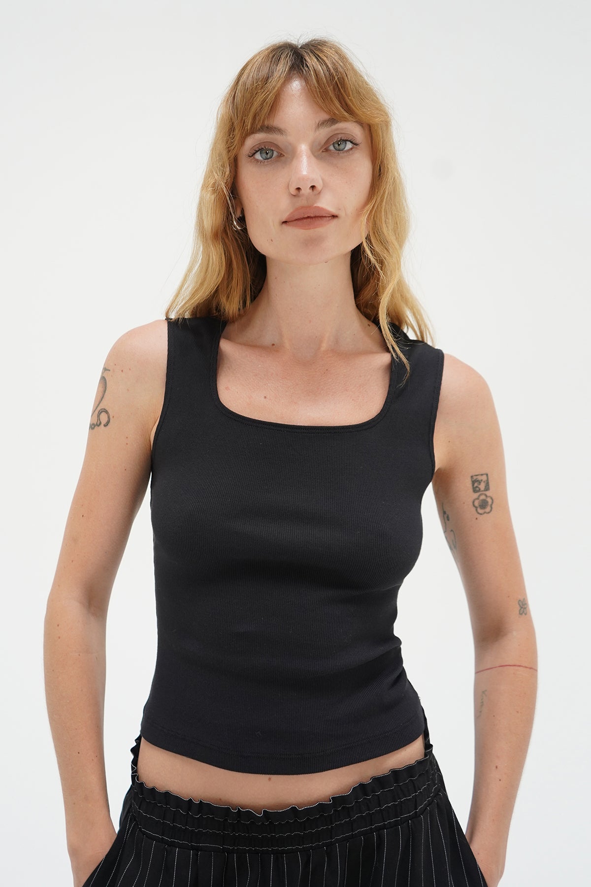 Ballet sleeveless top in black