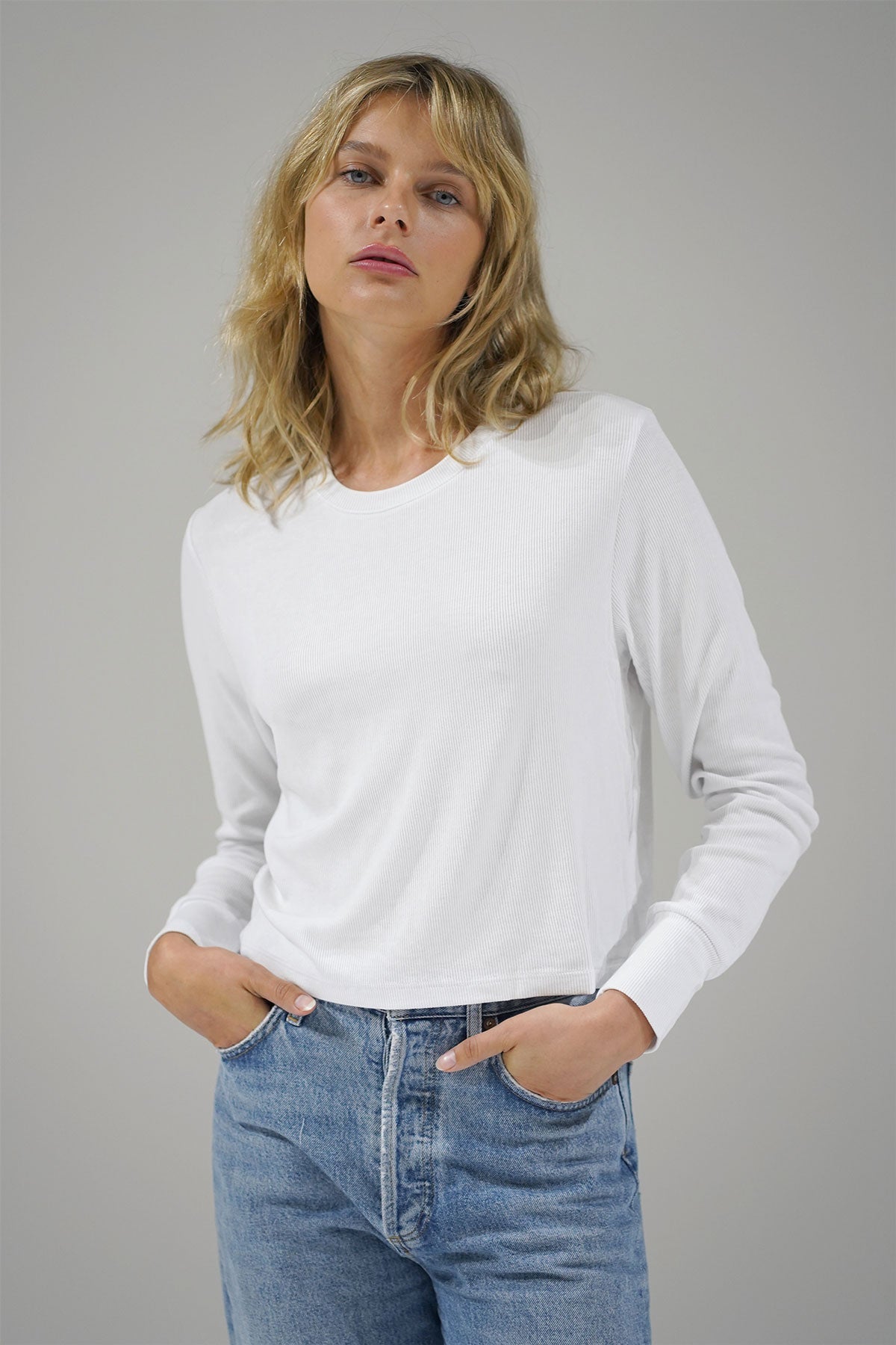 LNA Ribbed Long Sleeve Crew i Vit