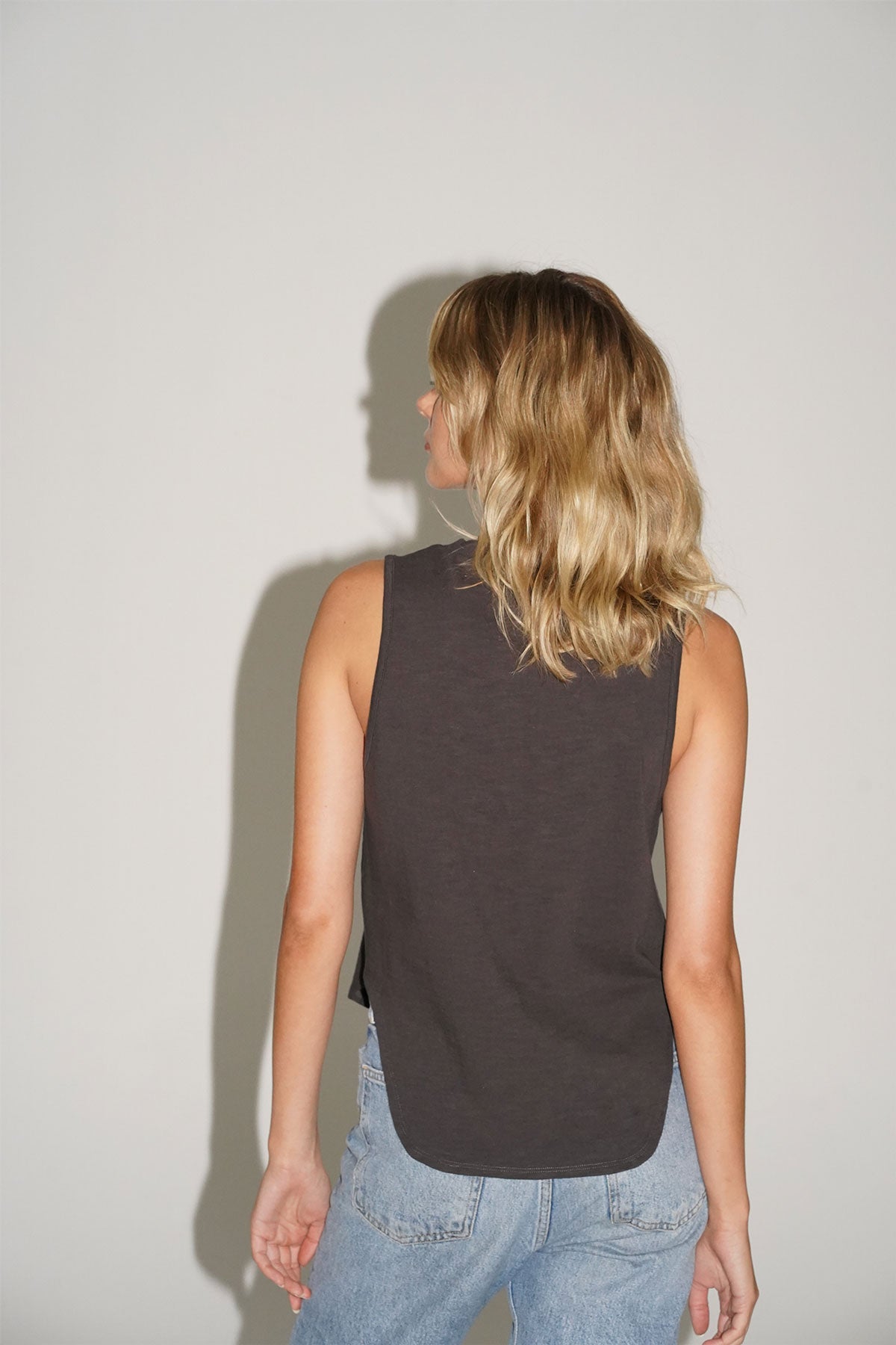 LNA Curved Tank in Pirate Black