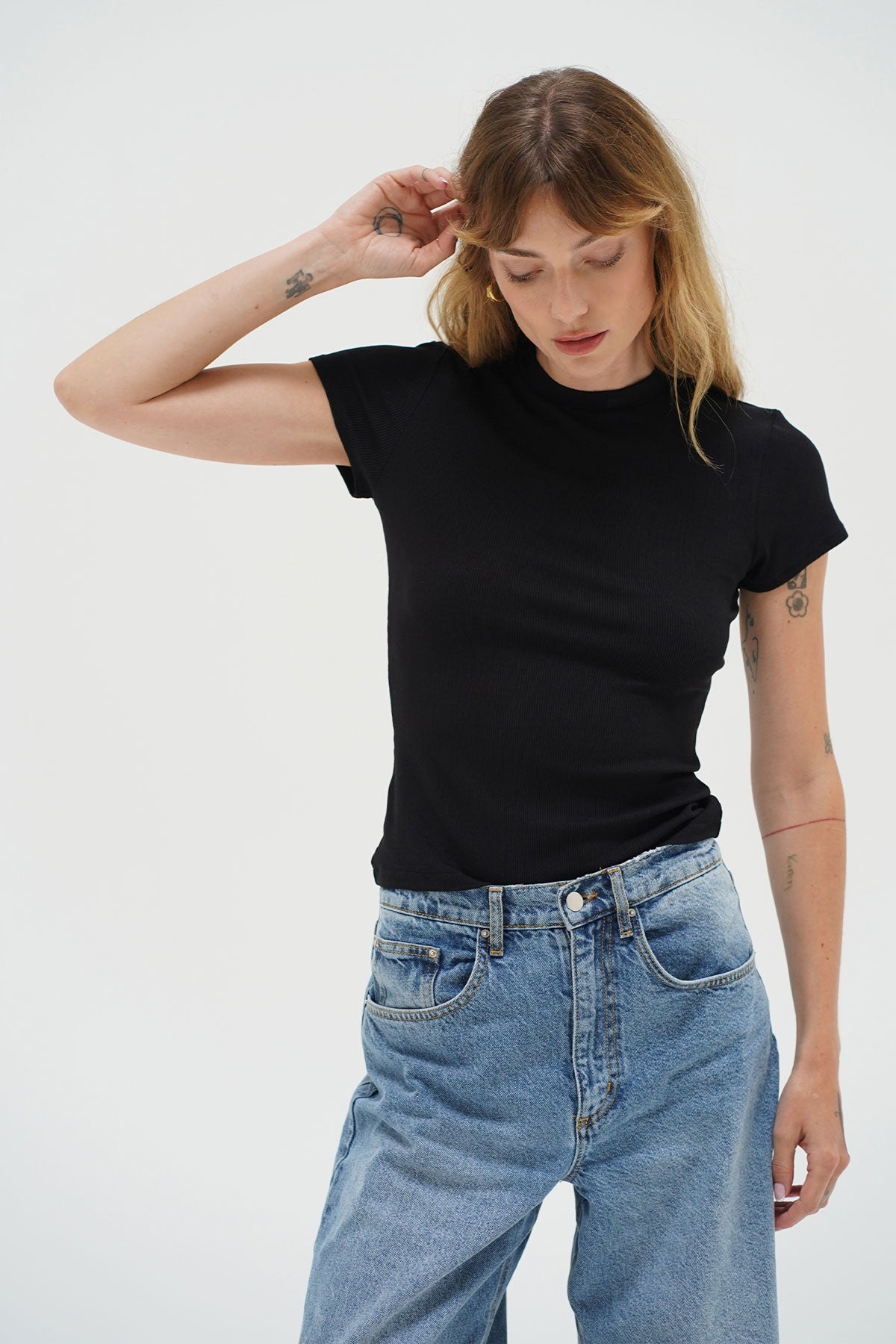 LNA aansluitend rib T-shirt met ronde hals in zwart