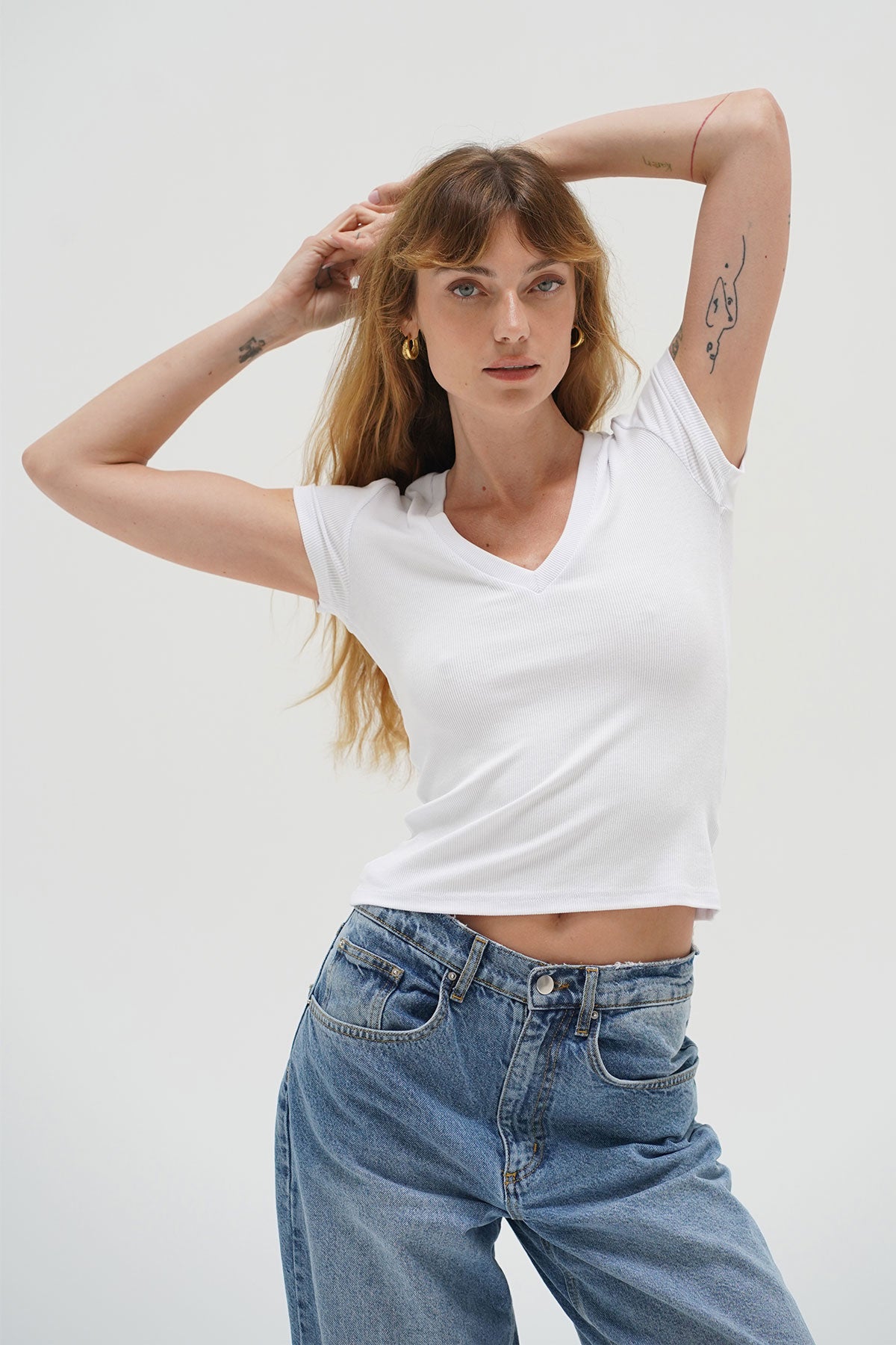 LNA Fitted Rib V Neck Tee in White