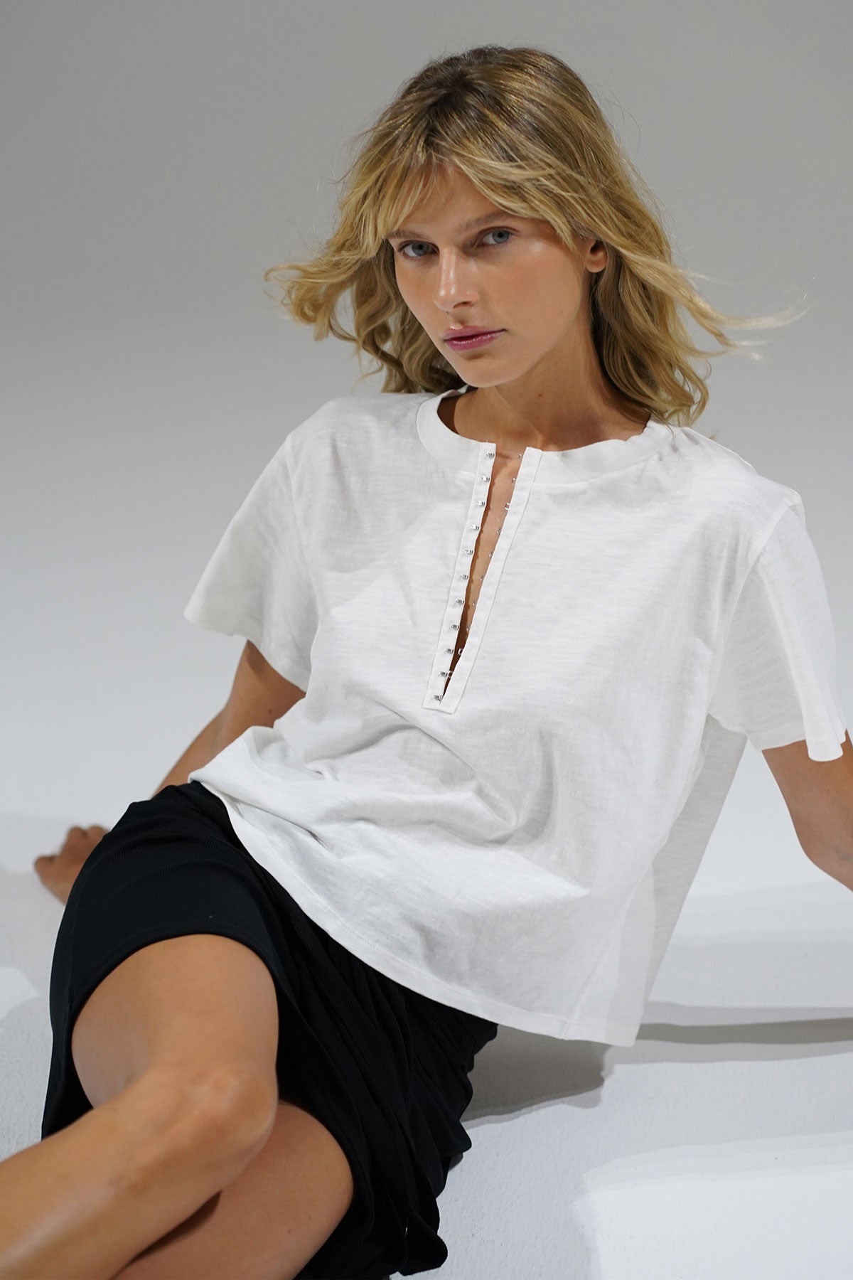 T-shirt à crochet et œillet LNA en blanc