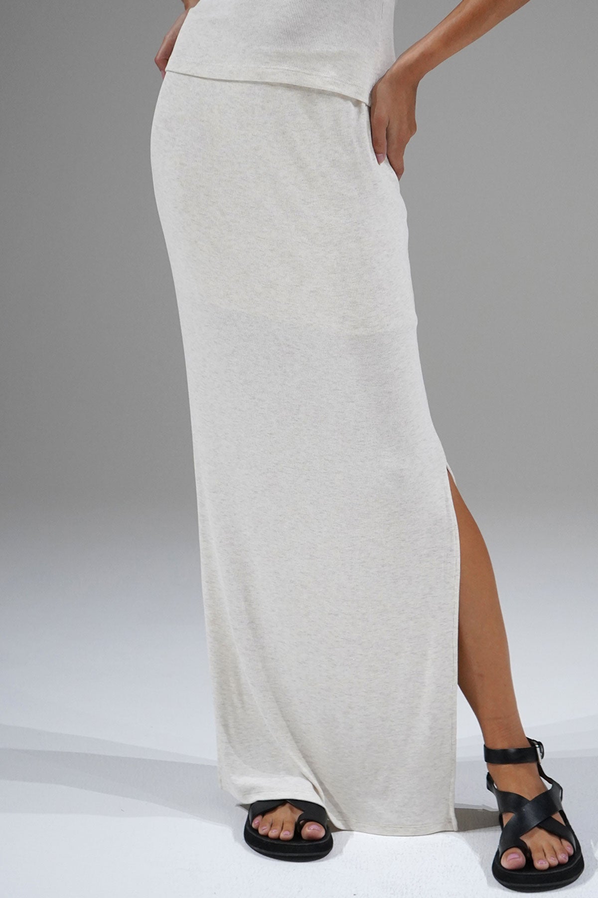 חצאית LNA Steph Rib בצבע לבן הת'ר