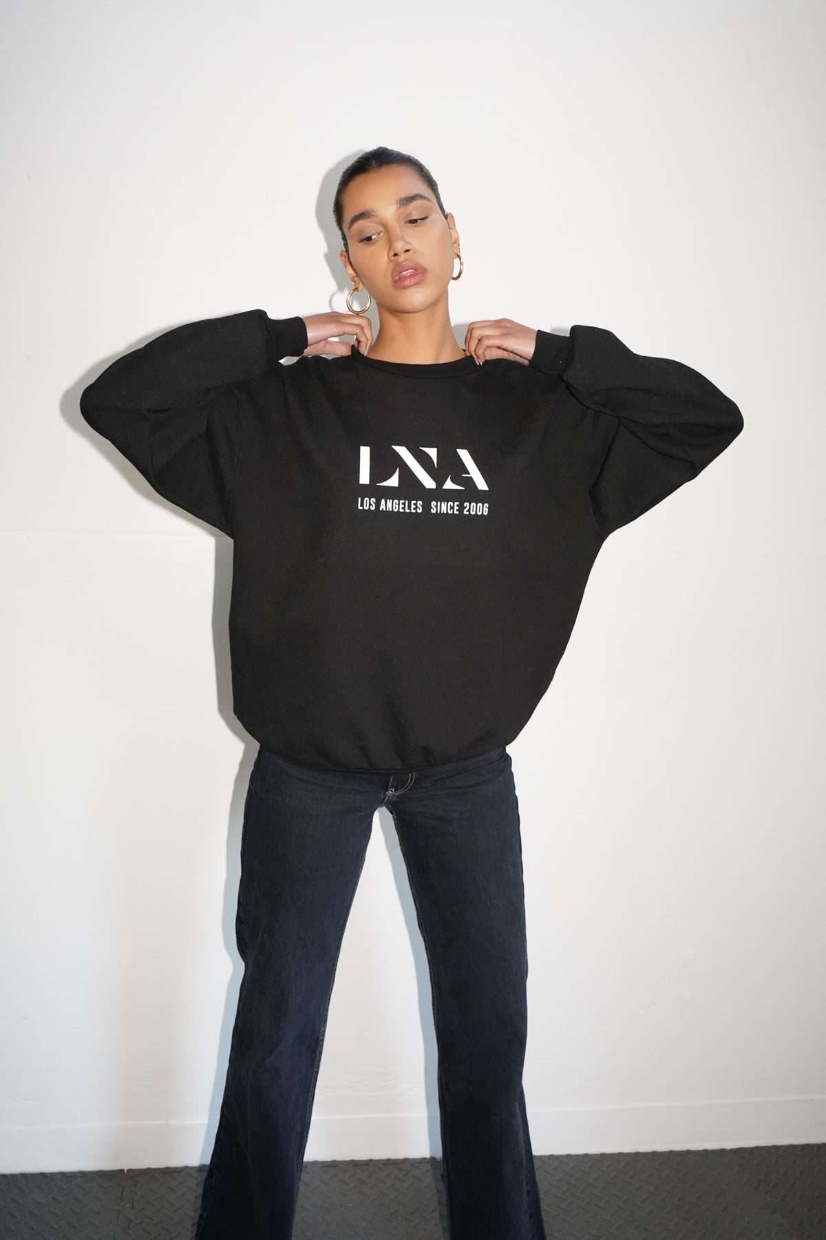 LNA Anniversary Logo Sweatshirt i svart 