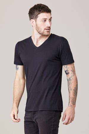 Men's Short Sleeve V Neck - Black