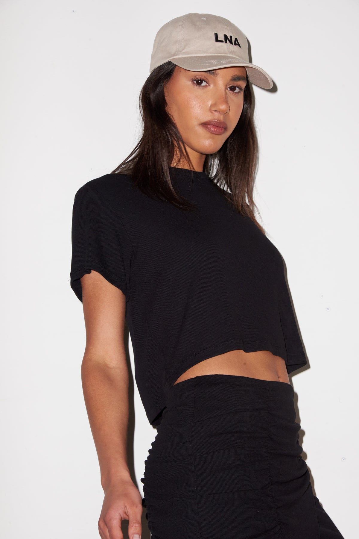 LNA Billie Rib Crop Tee em Preto