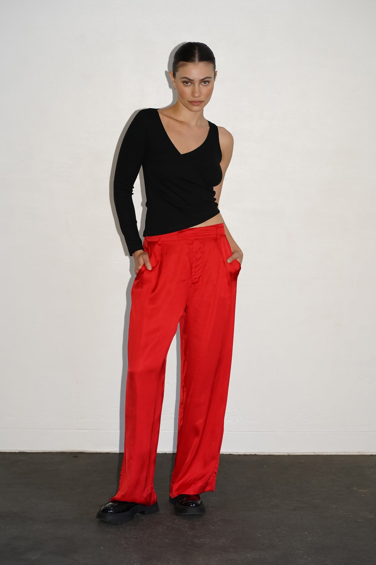 Pantalon large soyeux LNA en rouge